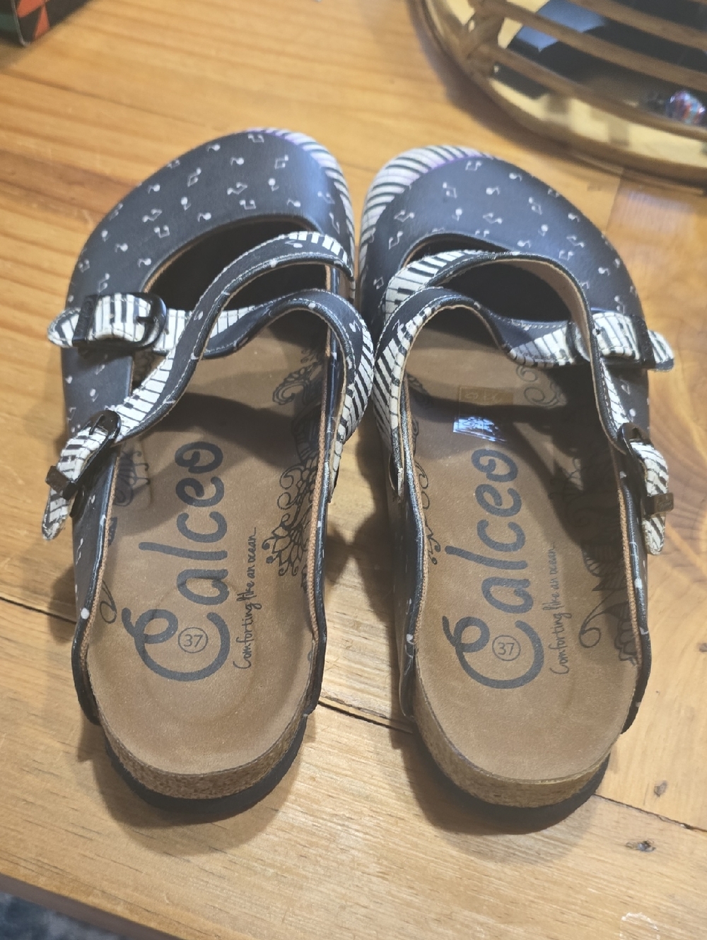 Women's Size 7 Musical Piano Mary Jane Shoes - Black and Purple - Picture 3 of 4
